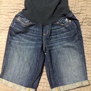Pea in the Pod maternity size Medium Jean shorts